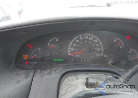 2002 Ford F-150 Xl/Xlt z USA, uszkodzony, nr VIN 1FTRF172X2NA28218